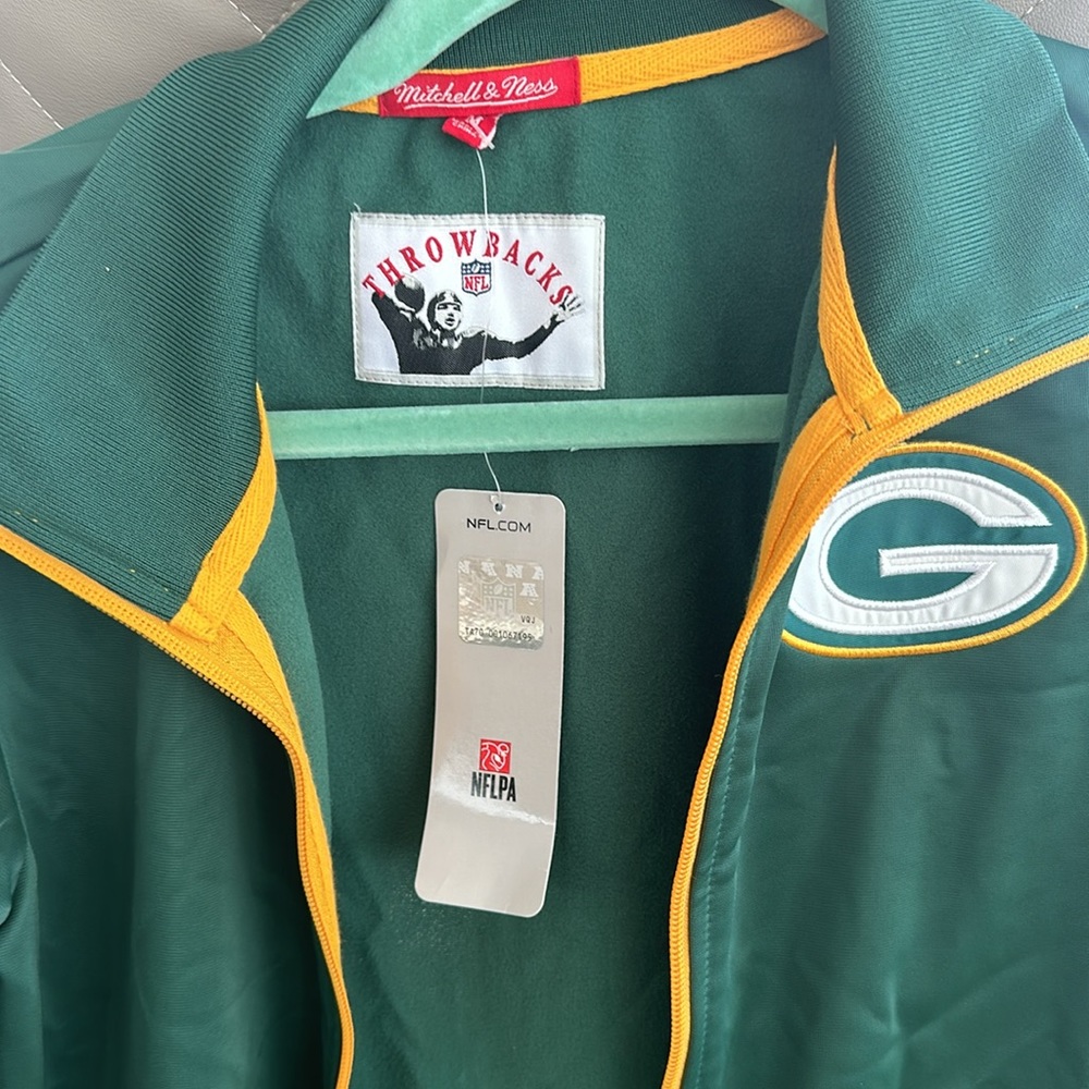 Throwback Packers Jacket - Picture 2 of 2